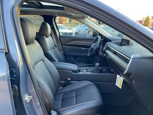 Used 2026 MAZDA CX-50 AWD 2.5 Hybrid w/ Premium Pkg image 29