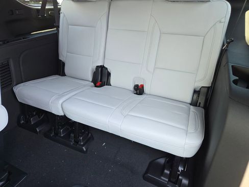 New 2025 Chevrolet Suburban Premier image 7