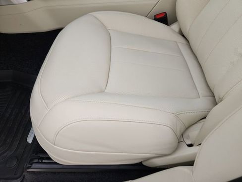 New 2026 Land Rover Range Rover Long Wheelbase Autobiography image 17