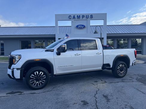 Used 2025 GMC Sierra 2500 Denali Ultimate image 2