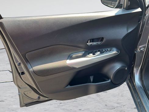 Used 2019 Nissan Kicks SV FWD image 14