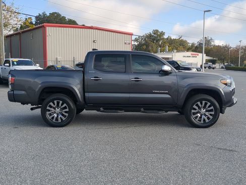 Used 2022 Toyota Tacoma Limited image 12