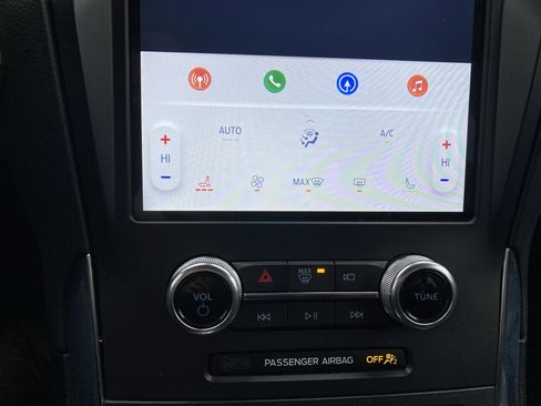 Used 2022 Ford Edge ST image 21