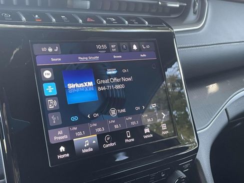 Used 2024 Jeep Grand Cherokee L Laredo image 26