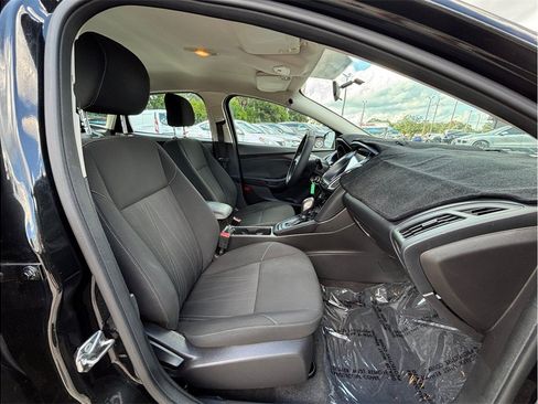Used 2015 Ford Focus SE FWD image 32