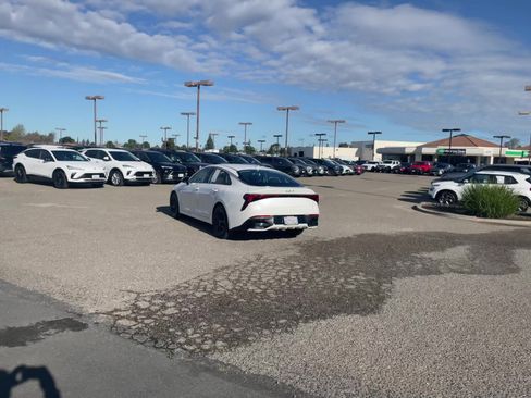 Used 2025 Kia K5 LXS image 16