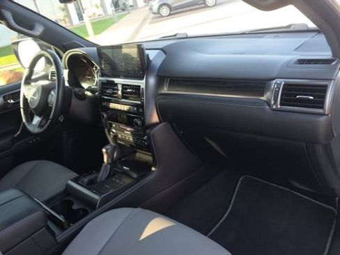 Used 2023 Lexus GX 460 w/ Black Line Special Edition AWD/4WD image 29