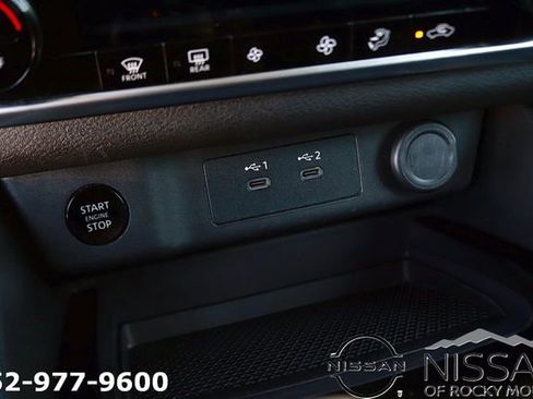 Used 2024 Nissan Rogue SV FWD image 23