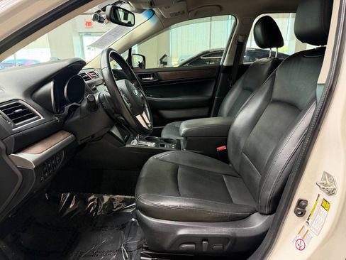 Used 2016 Subaru Outback 2.5i Limited AWD/4WD image 12