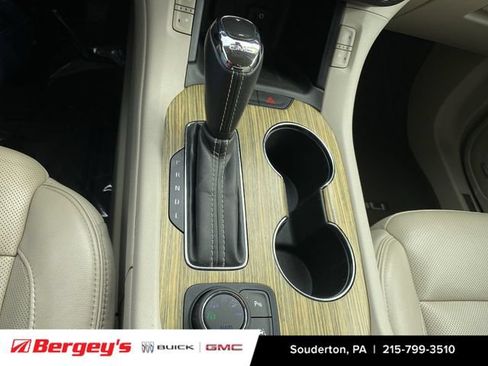 Used 2019 GMC Acadia Denali AWD/4WD image 18