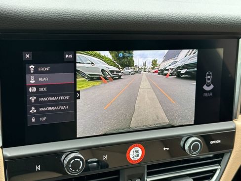 New 2026 Porsche Macan image 22