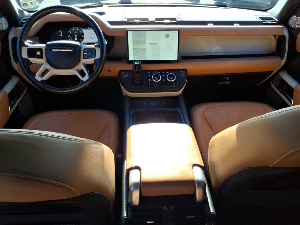 Used 2023 Land Rover Defender 130 SE AWD/4WD image 12