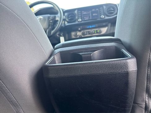 Used 2022 Toyota Tacoma SR image 24