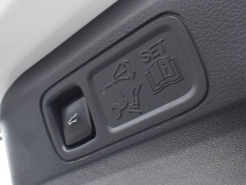 Used 2023 Ford Expedition Limited image 32