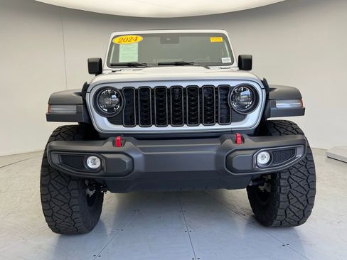 Used 2024 Jeep Wrangler Unlimited Rubicon w/ Technology Group image 24