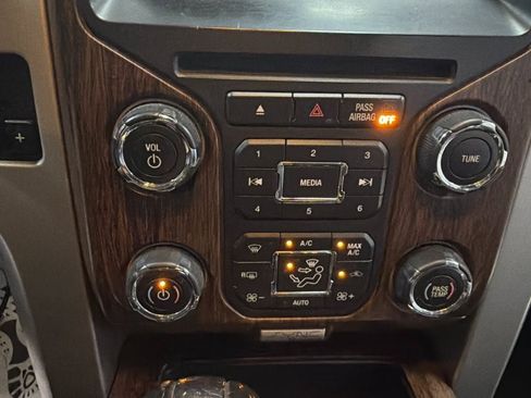 Used 2014 Ford F150 Lariat w/ Equipment Group 502A Luxury AWD/4WD image 21