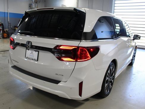 Used 2025 Honda Odyssey Elite image 52