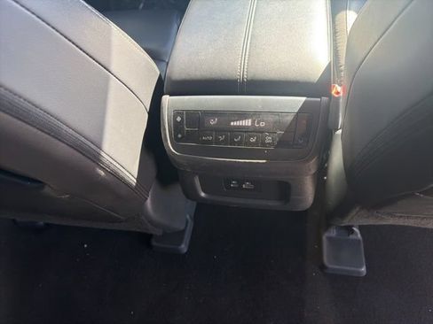 Used 2023 Nissan Pathfinder SL w/ SL Black Package AWD/4WD image 11