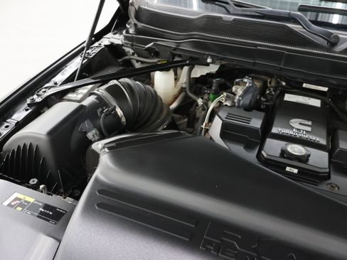 Used 2020 RAM 2500 Big Horn w/ Night Edition AWD/4WD image 19
