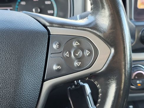Used 2017 Chevrolet Colorado Z71 AWD/4WD image 16