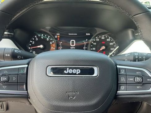 Used 2025 Jeep Compass Limited AWD/4WD image 27