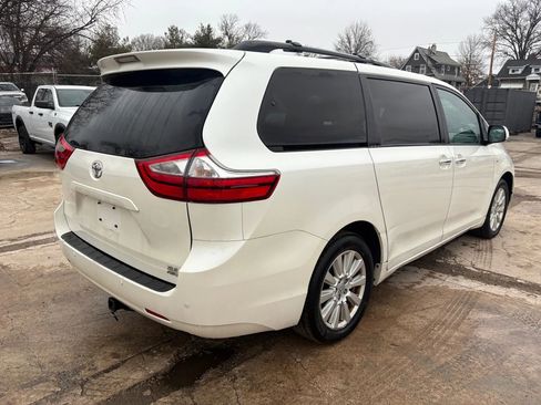 Used 2017 Toyota Sienna XLE w/ XLE Navigation Package image 6