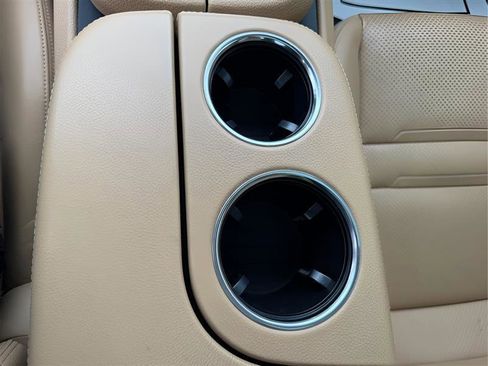 Used 2018 Porsche Panamera 4 image 41