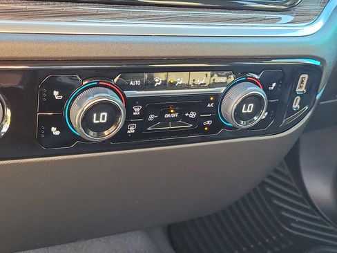 Used 2023 Chevrolet Silverado 1500 RST image 21