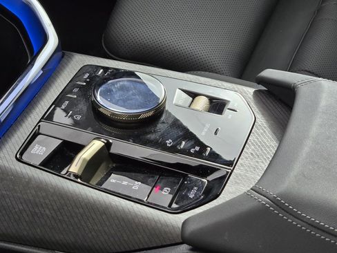 Used 2025 BMW X3 xDrive30i w/ Premium Package image 21