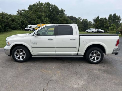 Used 2017 RAM 1500 Laramie w/ Convenience Group AWD/4WD image 7