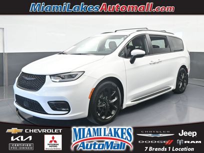 Used 2023 Chrysler Pacifica Touring-L w/ S Appearance Package