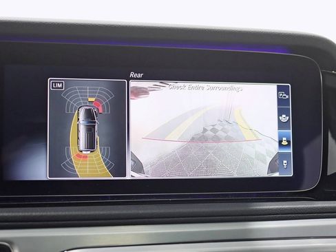 Used 2019 Mercedes-Benz G 550 w/ AMG Line image 17