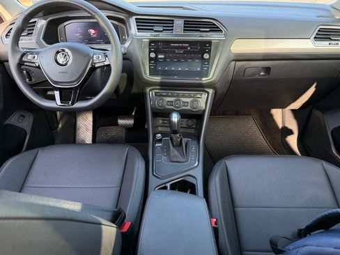 Used 2020 Volkswagen Tiguan SEL w/ Tiguan Three-Row MDO Package image 11