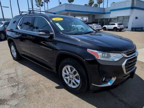 Certified 2021 Chevrolet Traverse LT FWD image 2