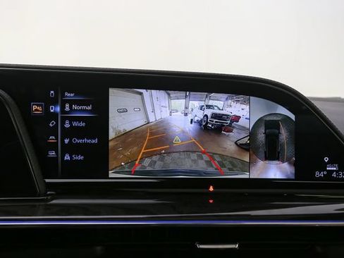 Used 2024 Cadillac Escalade Premium Luxury AWD/4WD image 31