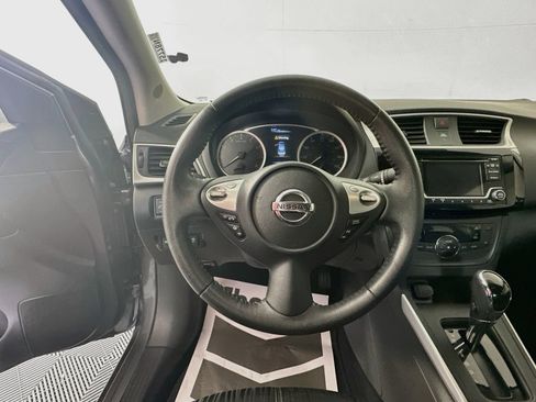 Used 2018 Nissan Sentra SV FWD image 11