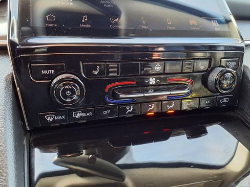 Used 2024 Jeep Grand Cherokee Limited 4xe image 12