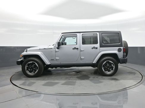Used 2014 Jeep Wrangler Unlimited Sahara image 4