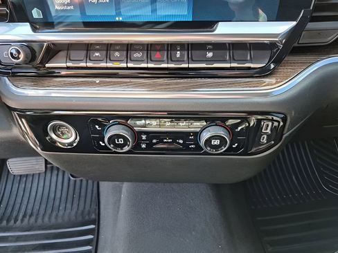 Used 2023 Chevrolet Silverado 1500 LT image 39