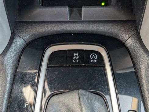 Used 2024 Toyota Corolla Cross LE image 30