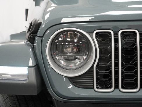New 2026 Jeep Wrangler Unlimited Sahara AWD/4WD image 5