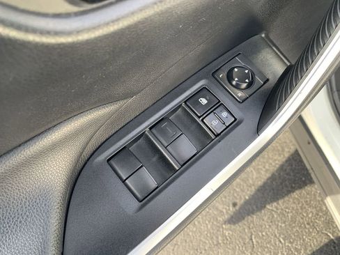 Used 2020 Toyota RAV4 XLE image 15