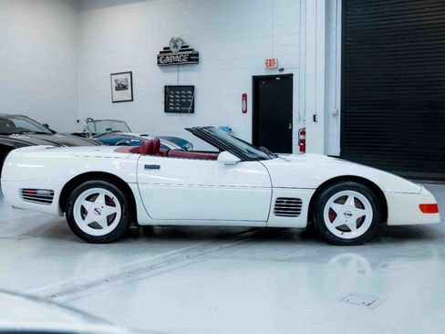 Used 1990 Chevrolet Corvette Convertible image 6