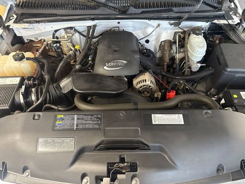 Used 2004 GMC Sierra 2500 SLE w/ Skid Plate Package AWD/4WD image 63