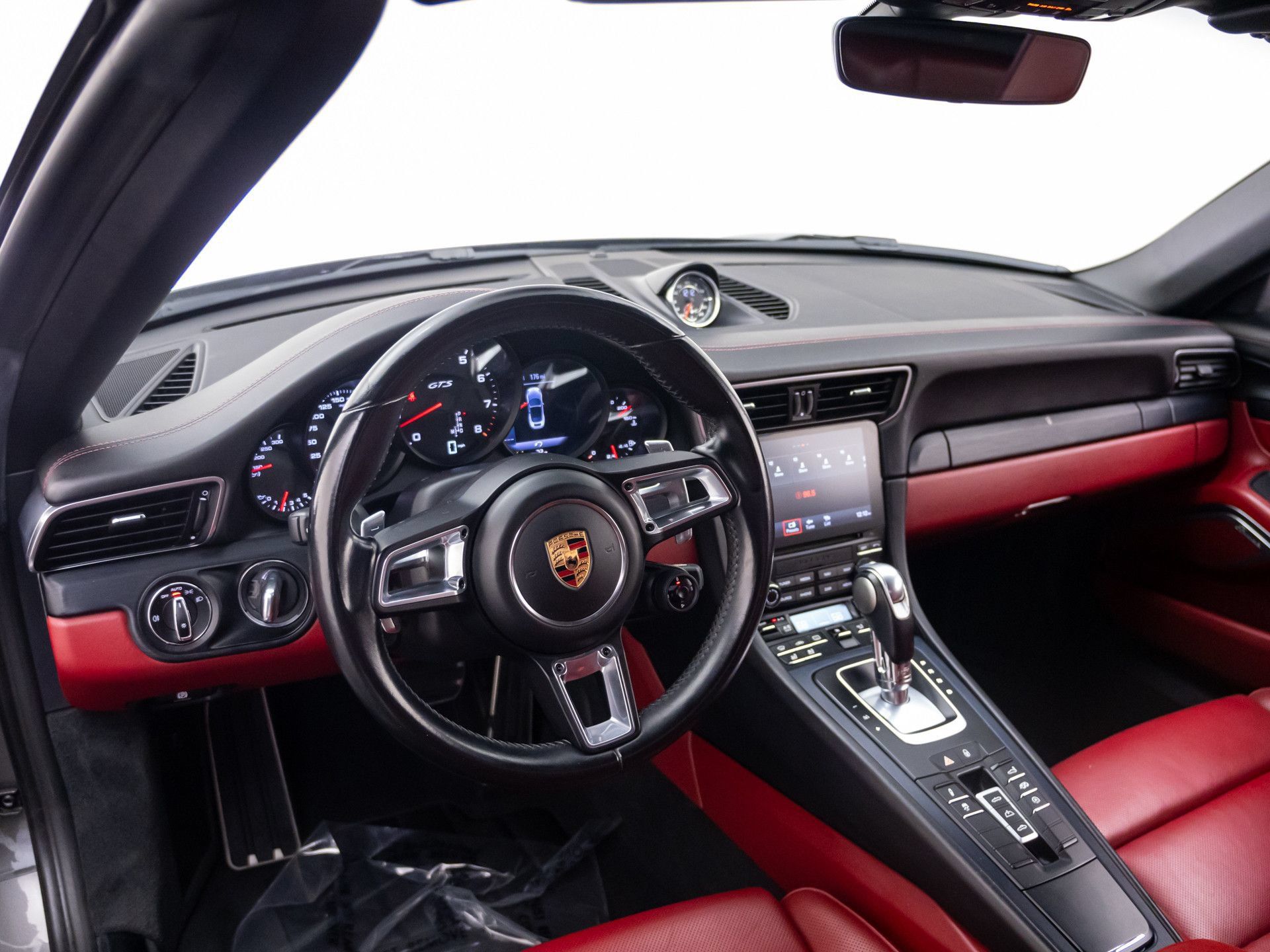 Used 2018 Porsche 911 Carrera GTS RWD image 11