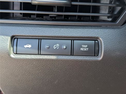 Used 2024 Nissan Altima 2.5 SV FWD image 20