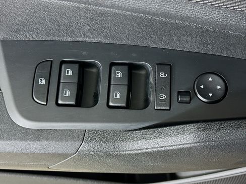 Used 2025 Kia Sportage LX FWD image 15