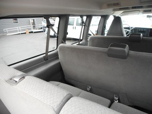 Used 2017 Chevrolet Express 3500 LT w/ LT Preferred Equipment Group RWD image 19