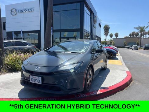 Used 2023 Toyota Prius LE FWD image 1
