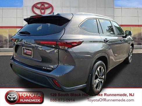 Certified 2025 Toyota Highlander XLE AWD/4WD image 6